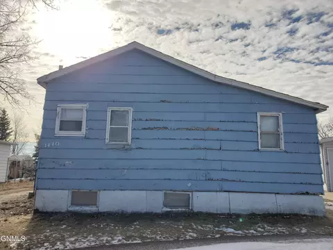 1440 3rd St S, Carrington, ND 58421