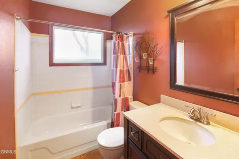 5606 16th Ave W, Williston, ND 58801 photo 23