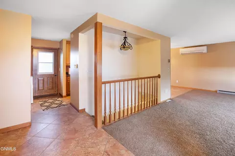 5606 16th Ave W, Williston, ND 58801 photo 9