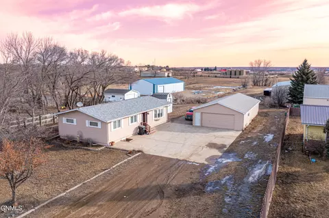 5606 16th Ave W, Williston, ND 58801 photo 35