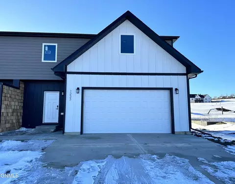 1233 9th St SW, Watford City, ND 58854