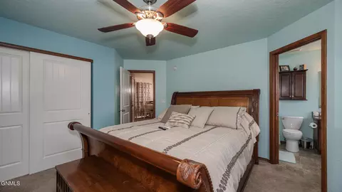 Bedroom - 1865 2nd Ave E, Dickinson, ND 58601 photo 2 of 5