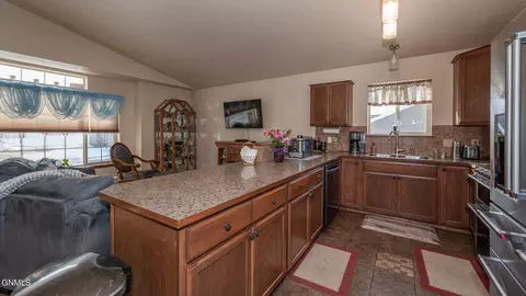 Kitchen - 1865 2nd Ave E, Dickinson, ND 58601 photo 2 of 4