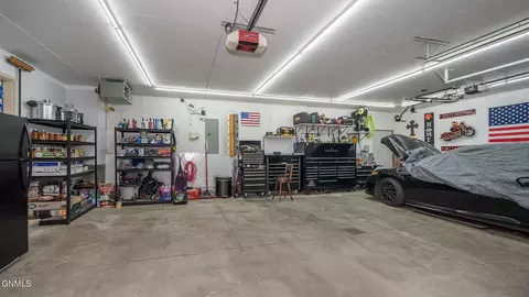 Exterior - 1865 2nd Ave E, Dickinson, ND 58601 photo 6 of 14