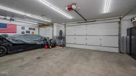 Exterior - 1865 2nd Ave E, Dickinson, ND 58601 photo 5 of 14