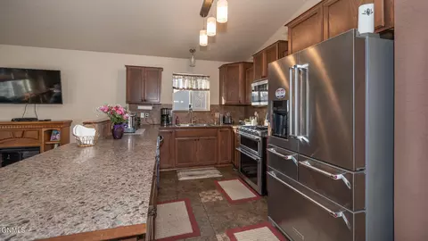 Kitchen - 1865 2nd Ave E, Dickinson, ND 58601 photo 1 of 4