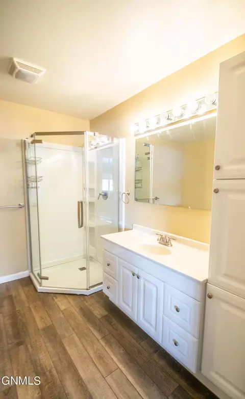 Bath - 2307 Pointe Loop, Bismarck, ND 58503 photo 3 of 6
