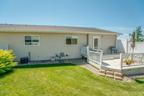 Exterior - 2307 Pointe Loop, Bismarck, ND 58503 photo 4 of 5