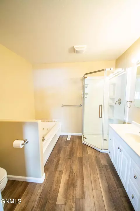 Bath - 2307 Pointe Loop, Bismarck, ND 58503 photo 5 of 6