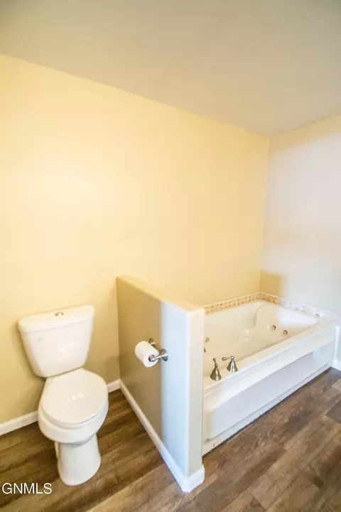 Bath - 2307 Pointe Loop, Bismarck, ND 58503 photo 4 of 6