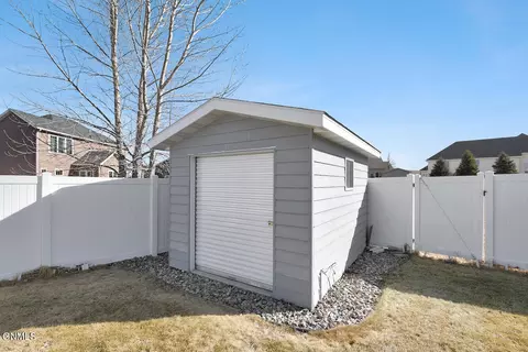 1540 Creekside Dr, Williston, ND 58801 photo 6