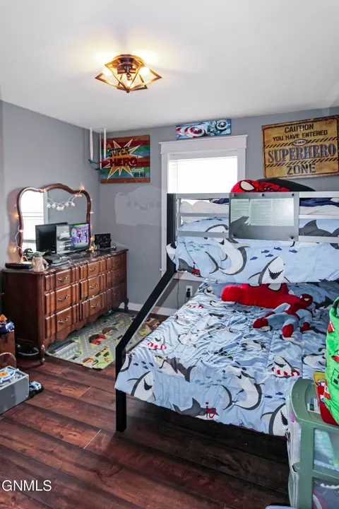 Bedroom - 13680 Cherry St, Williston, ND 58801 photo 4 of 7