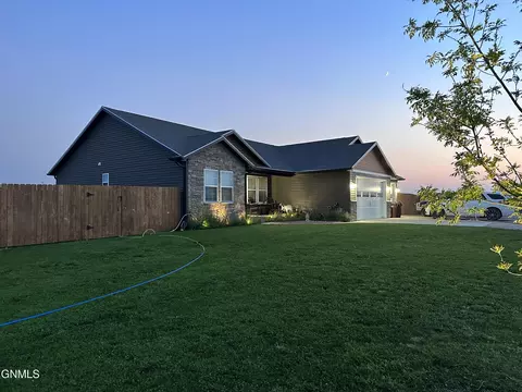 Exterior - 13680 Cherry St, Williston, ND 58801 photo 2 of 5