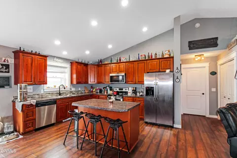 Kitchen - 13680 Cherry St, Williston, ND 58801 photo 6 of 8