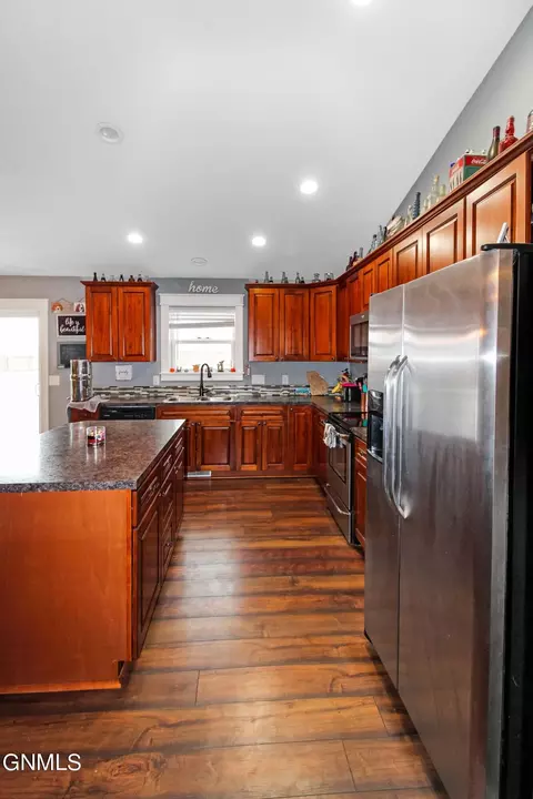 Kitchen - 13680 Cherry St, Williston, ND 58801 photo 4 of 8