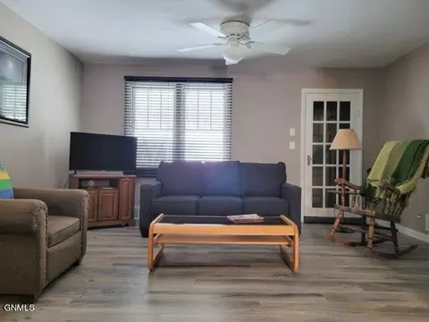 513 Center Ave S, Ashley, ND 58413 photo 11