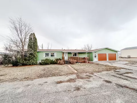 91 66th St E, Williston, ND 58801