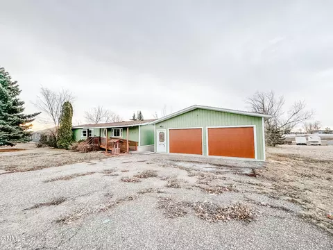 91 66th St E, Williston, ND 58801 photo 4