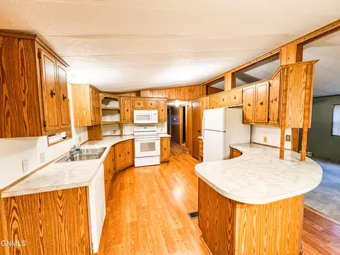 91 66th St E, Williston, ND 58801 photo 16