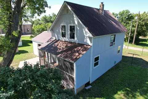 112 Main St N, Zap, ND 58580