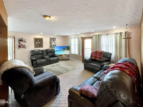 3414 1st Ave W, Williston, ND 58801 photo 6