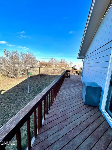 3414 1st Ave W, Williston, ND 58801 photo 15