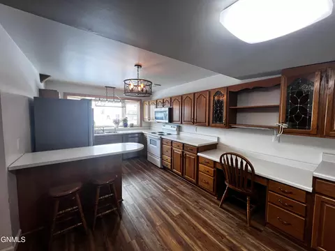 1406 1st Ave W, Williston, ND 58801 photo 13