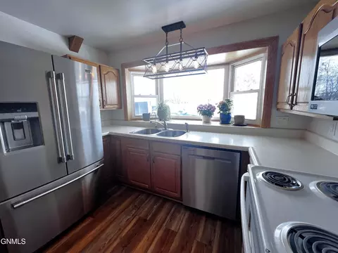 1406 1st Ave W, Williston, ND 58801 photo 10