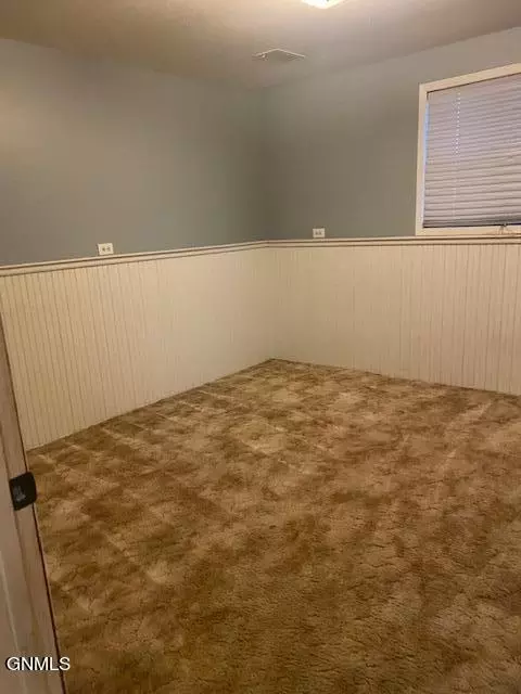 961 9th St E, Dickinson, ND 58601 photo 20