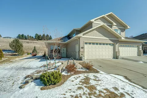3521 Chevelle Cir, Bismarck, ND 58503