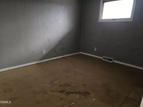 207 1st Ave SE, Scranton, ND 58653 photo 20