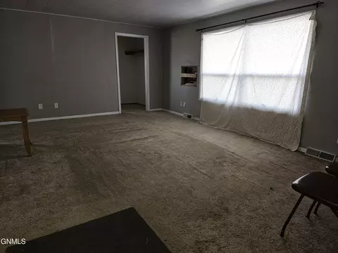 207 1st Ave SE, Scranton, ND 58653 photo 11