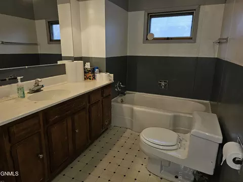 207 1st Ave SE, Scranton, ND 58653 photo 12
