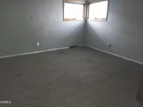 207 1st Ave SE, Scranton, ND 58653 photo 14