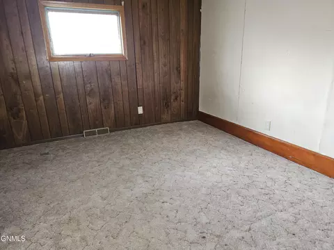 207 1st Ave SE, Scranton, ND 58653 photo 13