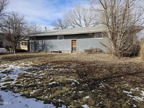 207 1st Ave SE, Scranton, ND 58653 photo 4