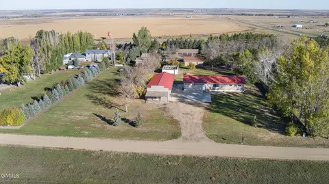 4715 Highway 200, Hazen, ND 58545