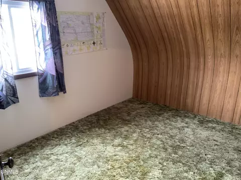 Bedroom - 724 Summit Ave, Hebron, ND 58638 photo 3 of 5