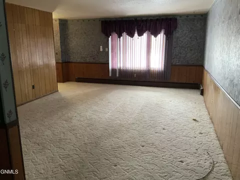 Other - 724 Summit Ave, Hebron, ND 58638 photo 5 of 9