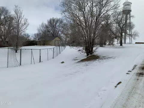 View/Area - 724 Summit Ave, Hebron, ND 58638 photo 1 of 1