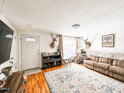 1108 5th Ave W, Williston, ND 58801 photo 5