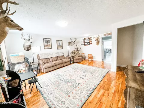 1108 5th Ave W, Williston, ND 58801 photo 6