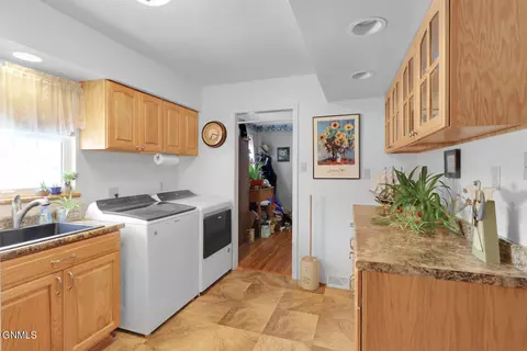 Kitchen - 1710 22nd St W, Williston, ND 58801 photo 4 of 4