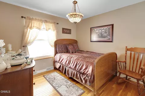 Bedroom - 1710 22nd St W, Williston, ND 58801 photo 4 of 5