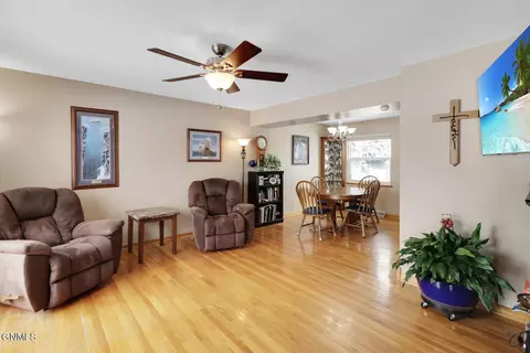 Living - 1710 22nd St W, Williston, ND 58801 photo 2 of 5
