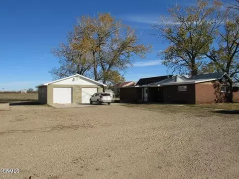 500 5th Ave W, Westby, MT 59275