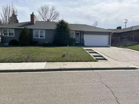 1108 2nd Ave E, Williston, ND 58801