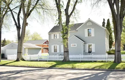 320 C Ave W, Bismarck, ND 58501