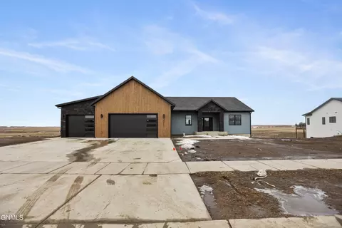 3011 44th Ave W, Williston, ND 58801