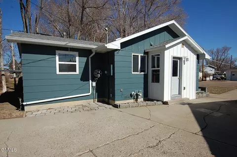 709 6th Ave SE, Sidney, MT 59270 photo 2
